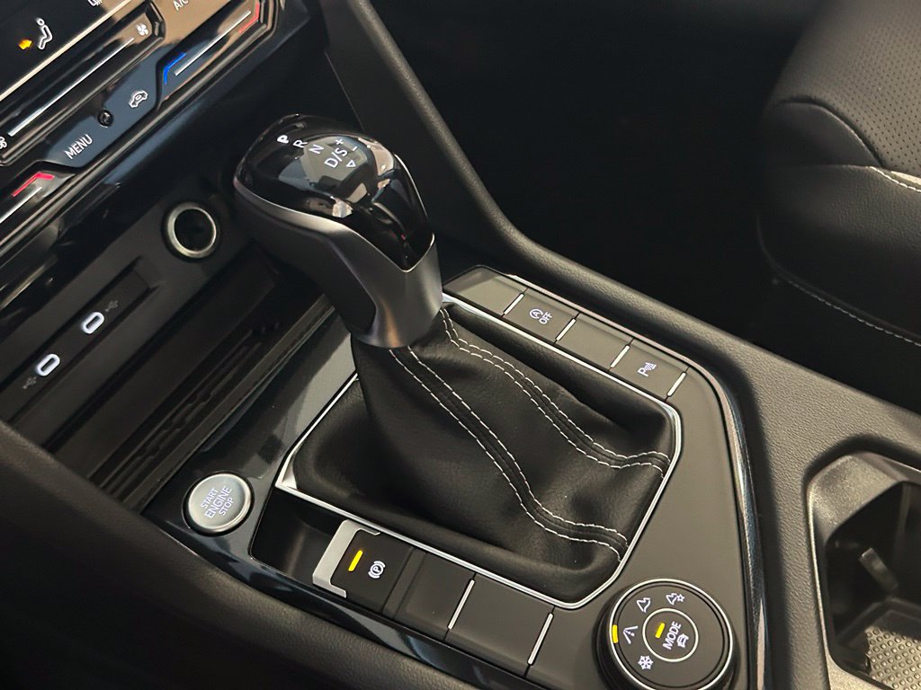 New 2026 Volkswagen Taos SEL AWD/4WD image 30