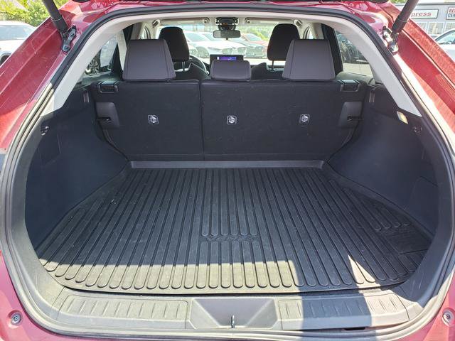 Used 2024 Toyota Venza LE AWD/4WD image 9
