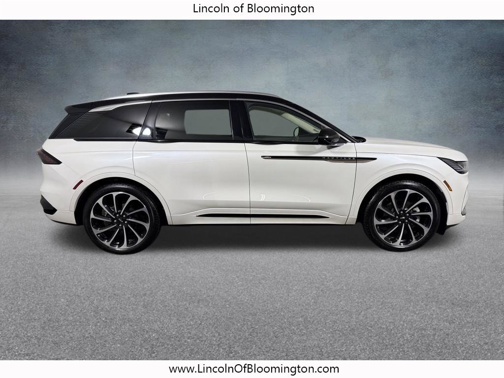 Used 2025 Lincoln Nautilus Black Label AWD/4WD image 8