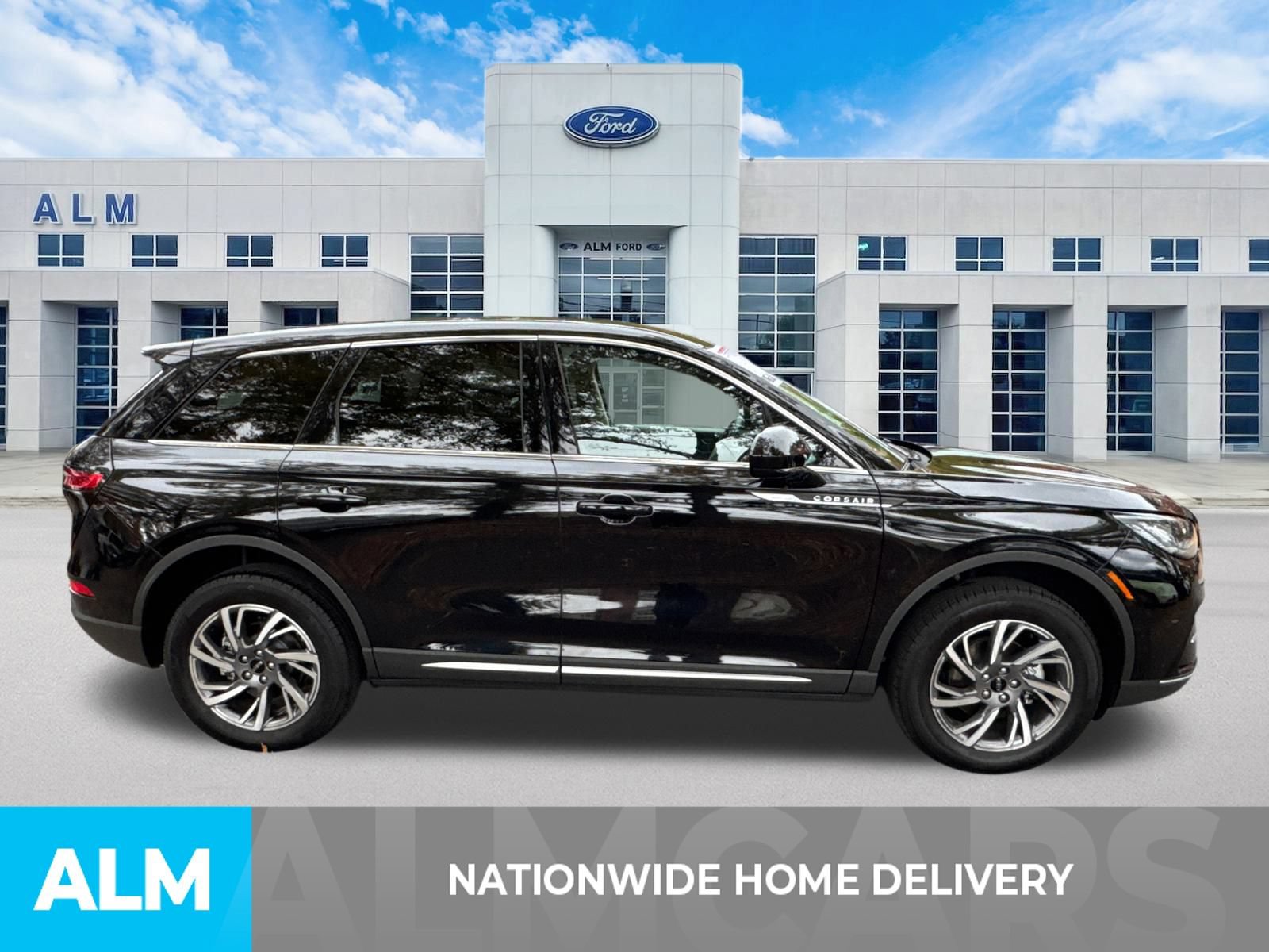 Used 2024 Lincoln Corsair AWD image 4