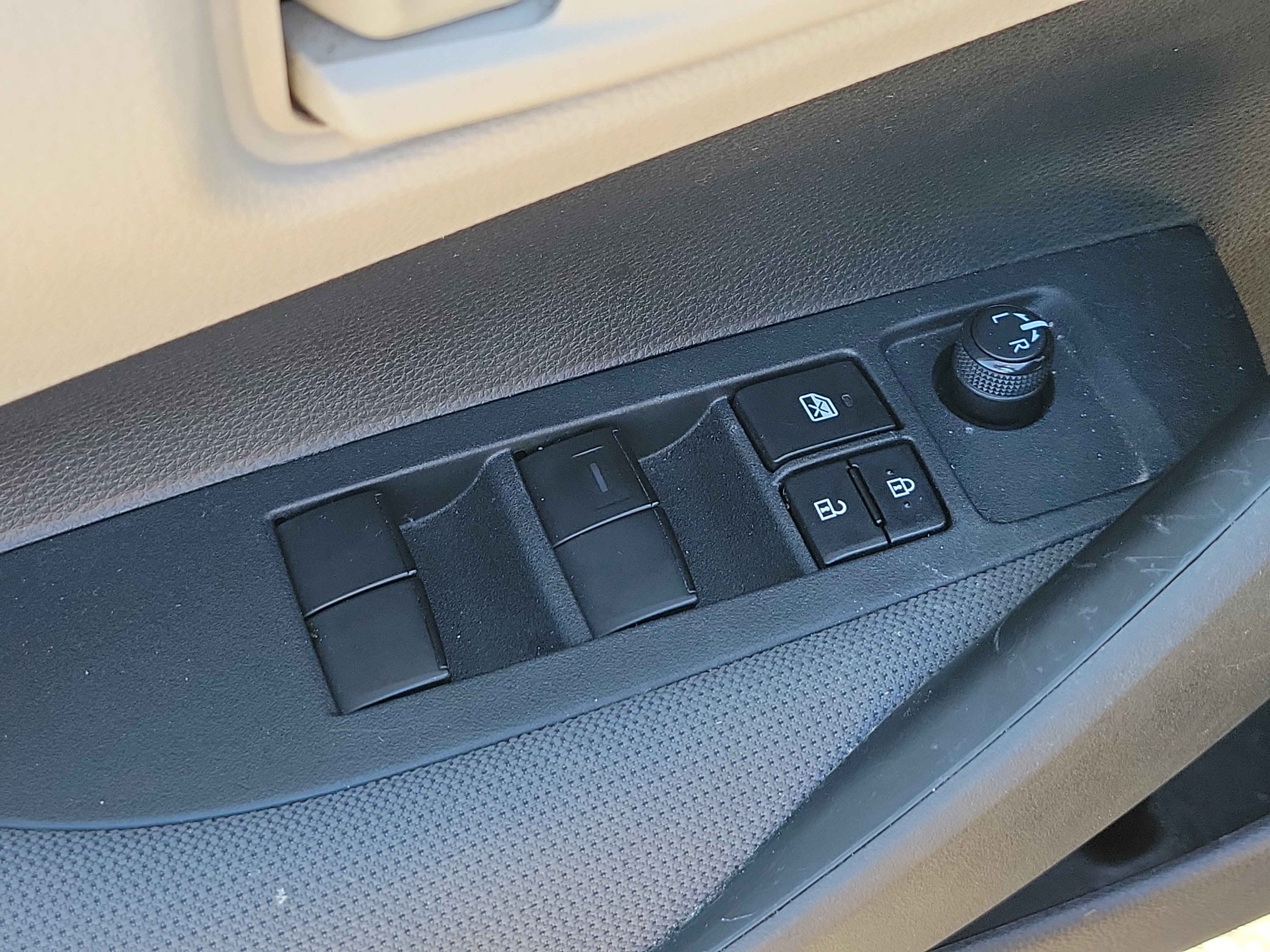 Used 2022 Toyota Corolla LE FWD image 20