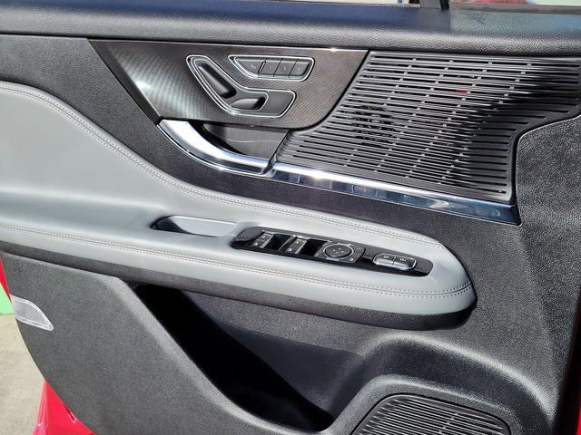 Certified 2022 Lincoln Corsair Reserve w/ Elements Package image 7