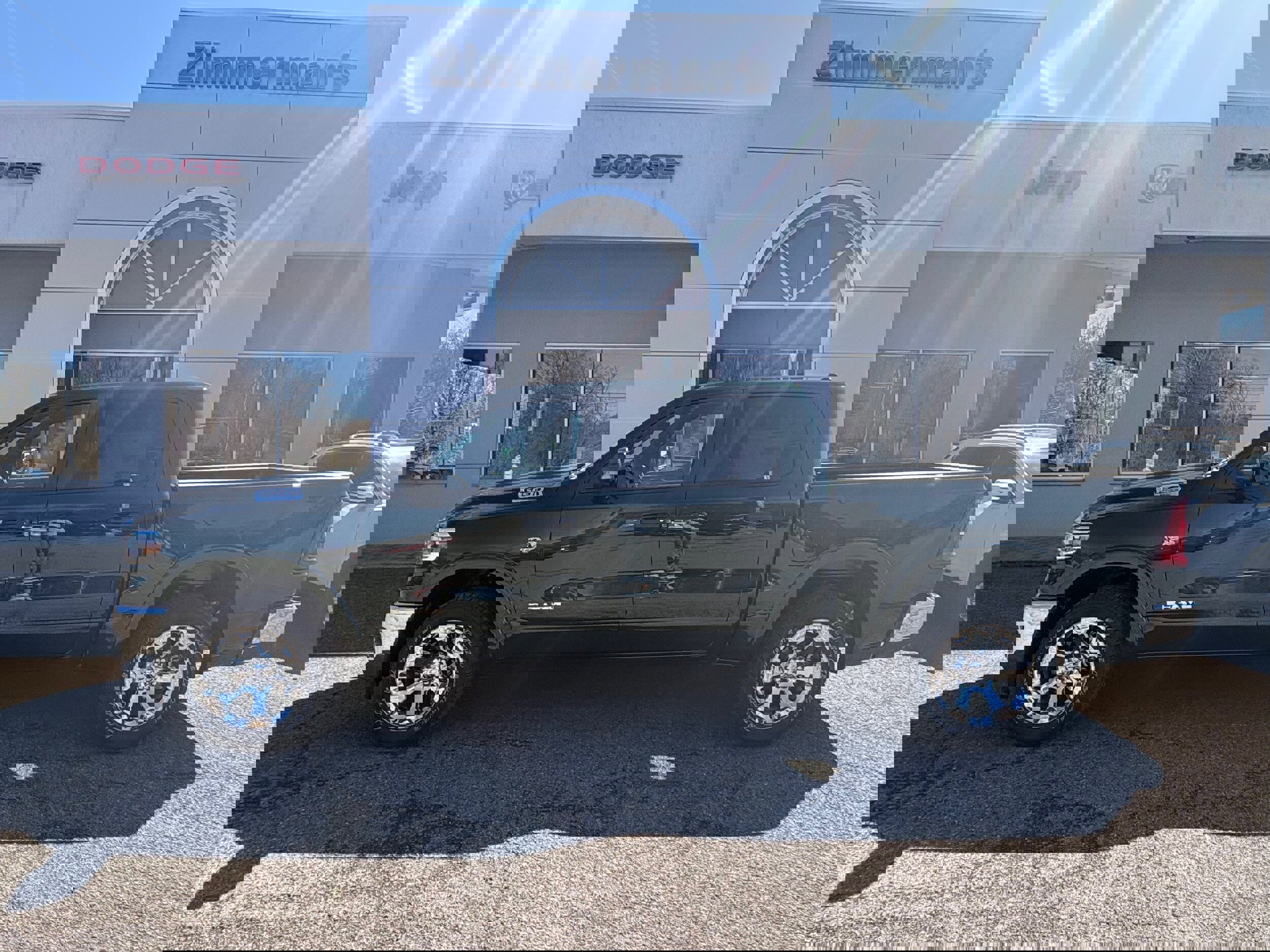 New 2026 RAM 1500 4x4 Crew Cab image 2