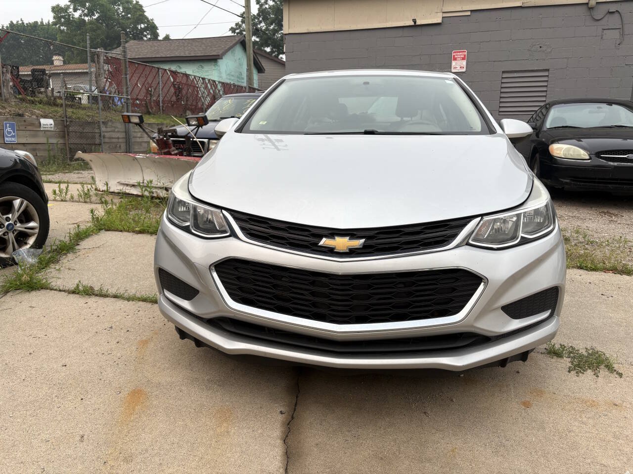 Used 2017 Chevrolet Cruze LS FWD image 4