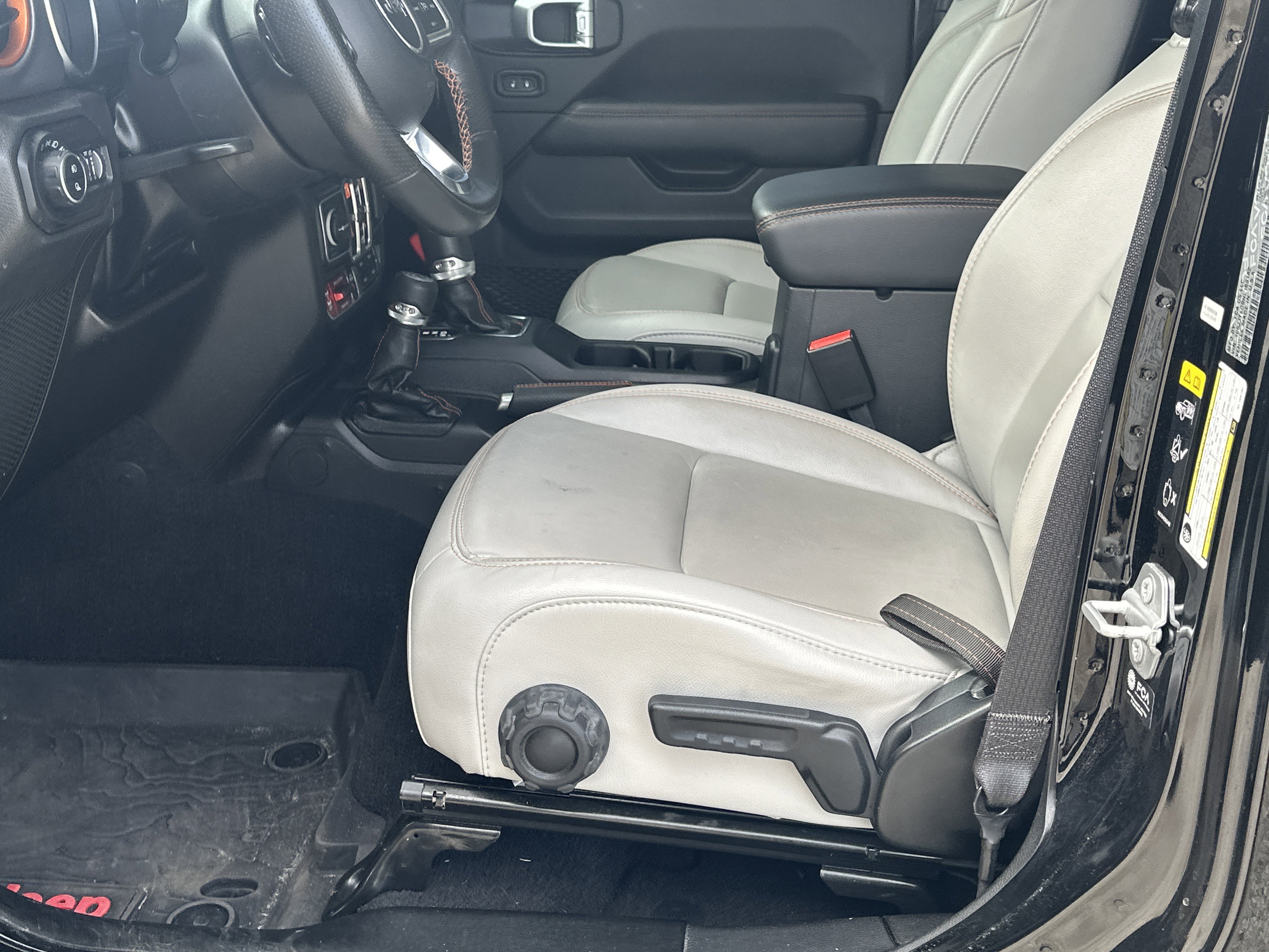 Used 2022 Jeep Gladiator Mojave w/ LED Lighting Group image 9