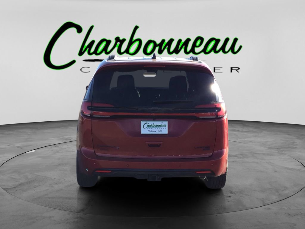 New 2026 Chrysler Pacifica Limited w/ S Appearance Package image 4