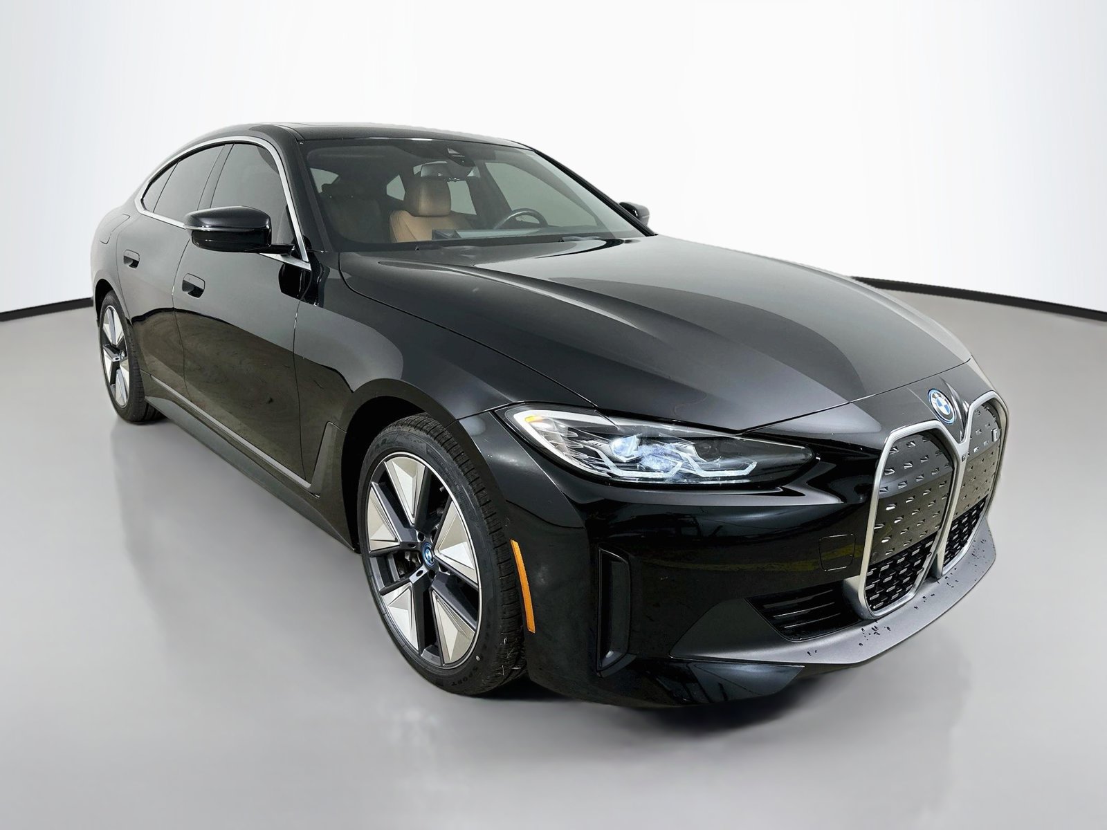Used 2024 BMW i4 eDrive35 w/ Premium Package RWD image 3
