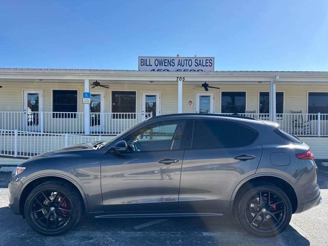 Used 2021 Alfa Romeo Stelvio Ti w/ Nero Edizione AWD/4WD image 2