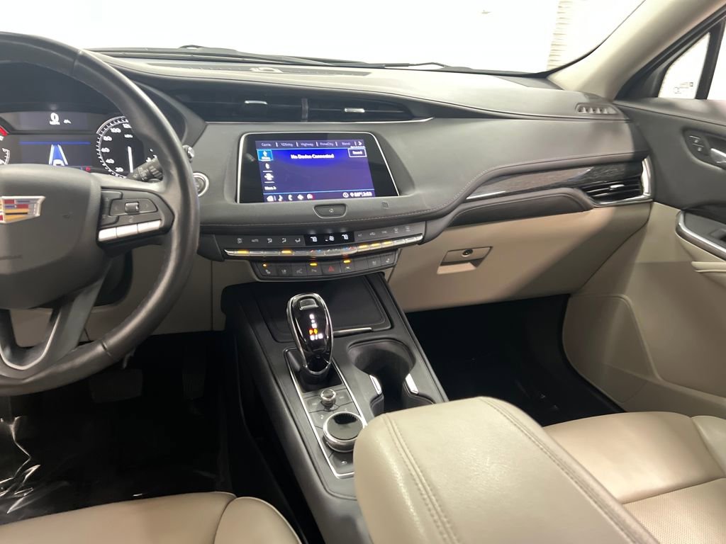 Used 2020 Cadillac XT4 Premium Luxury w/ Enhanced Visibility Package image 20