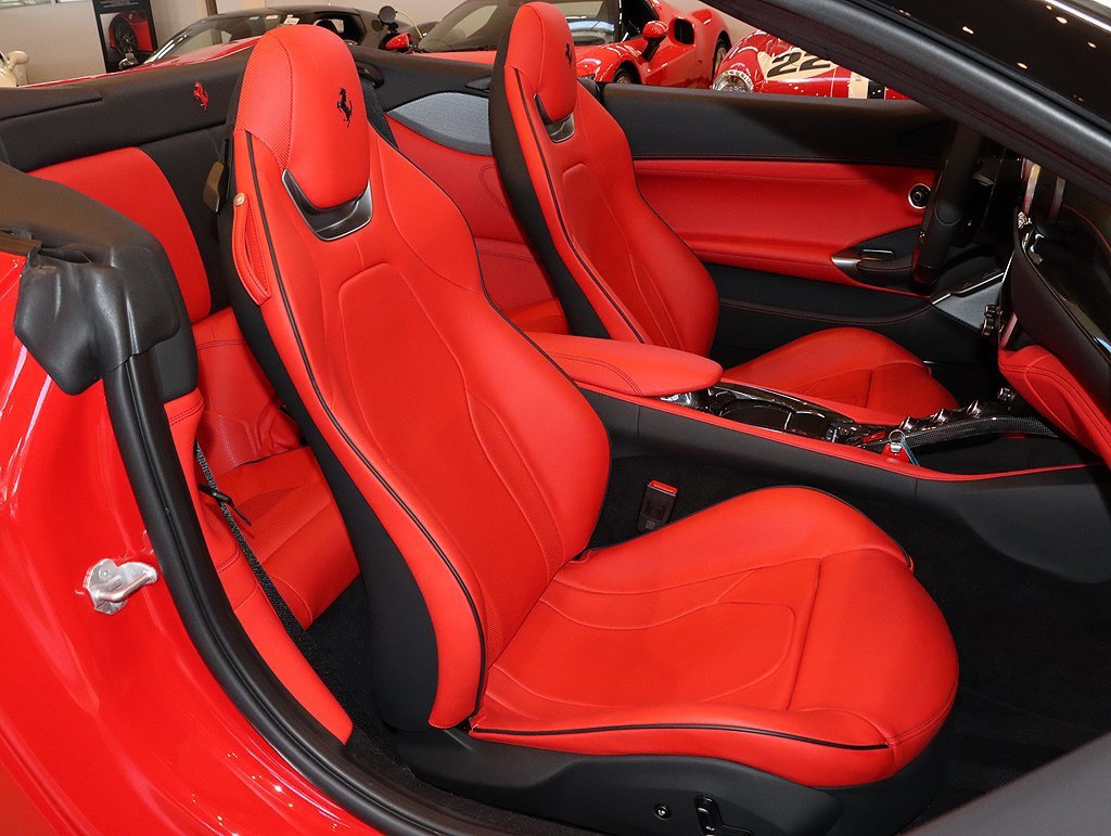 Certified 2022 Ferrari Portofino M image 33