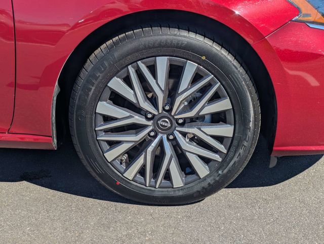Used 2025 Nissan Altima 2.5 SV image 11