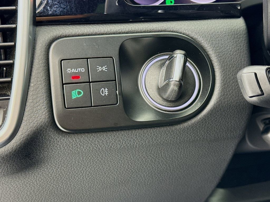 Certified 2023 Porsche Cayenne Platinum Edition AWD/4WD image 16