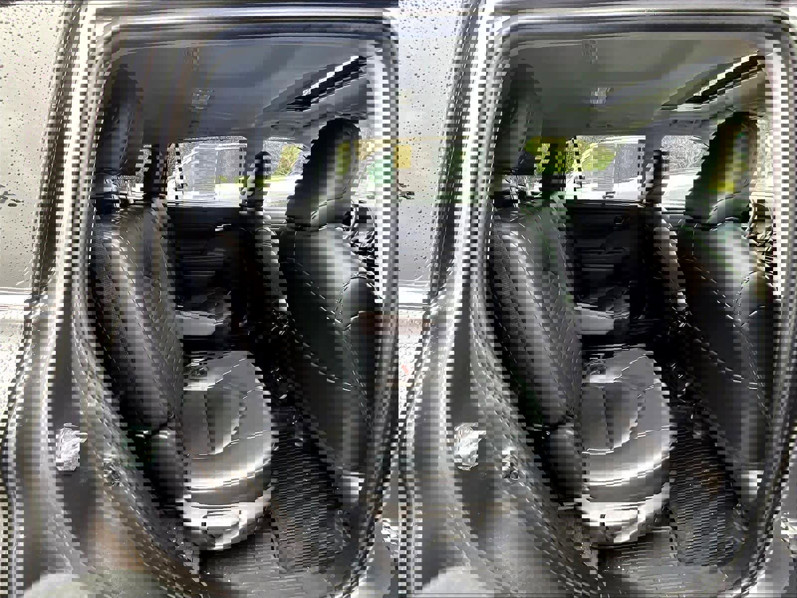 Used 2024 Toyota Highlander XLE image 16