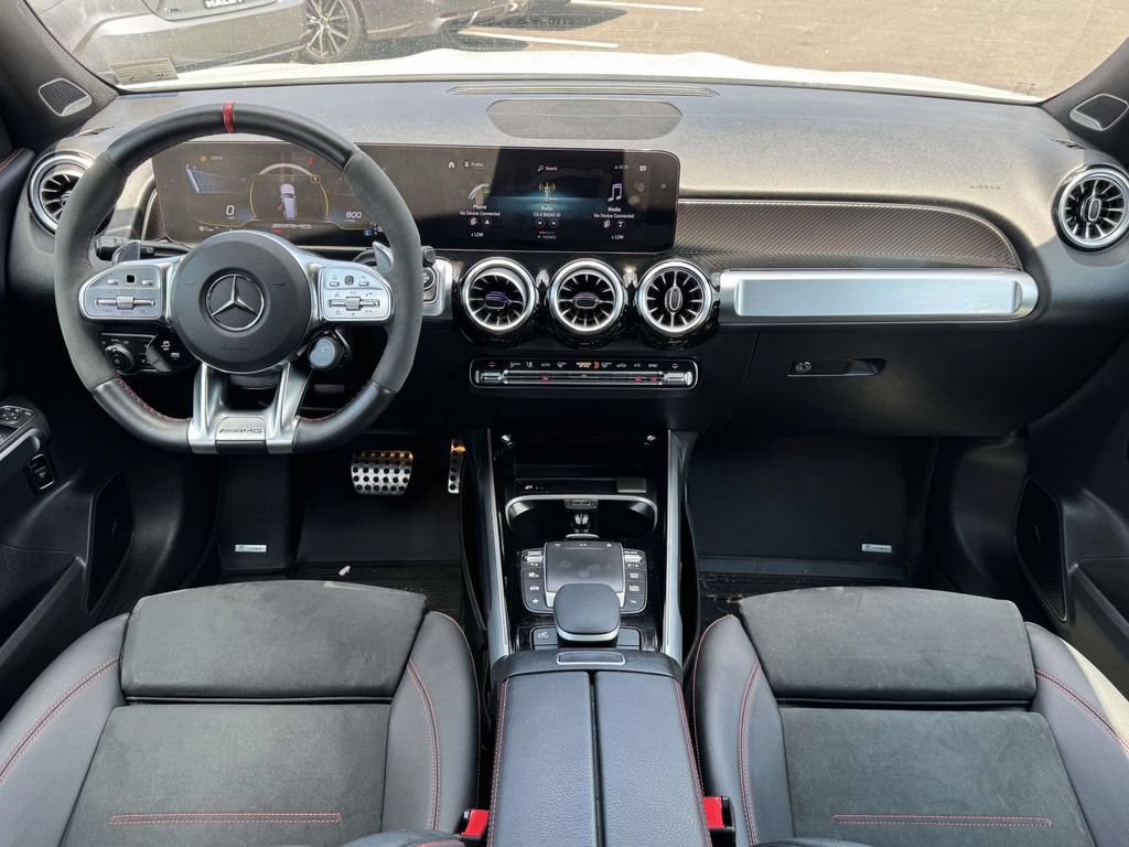 Used 2023 Mercedes-Benz GLB 35 AMG 4MATIC image 2