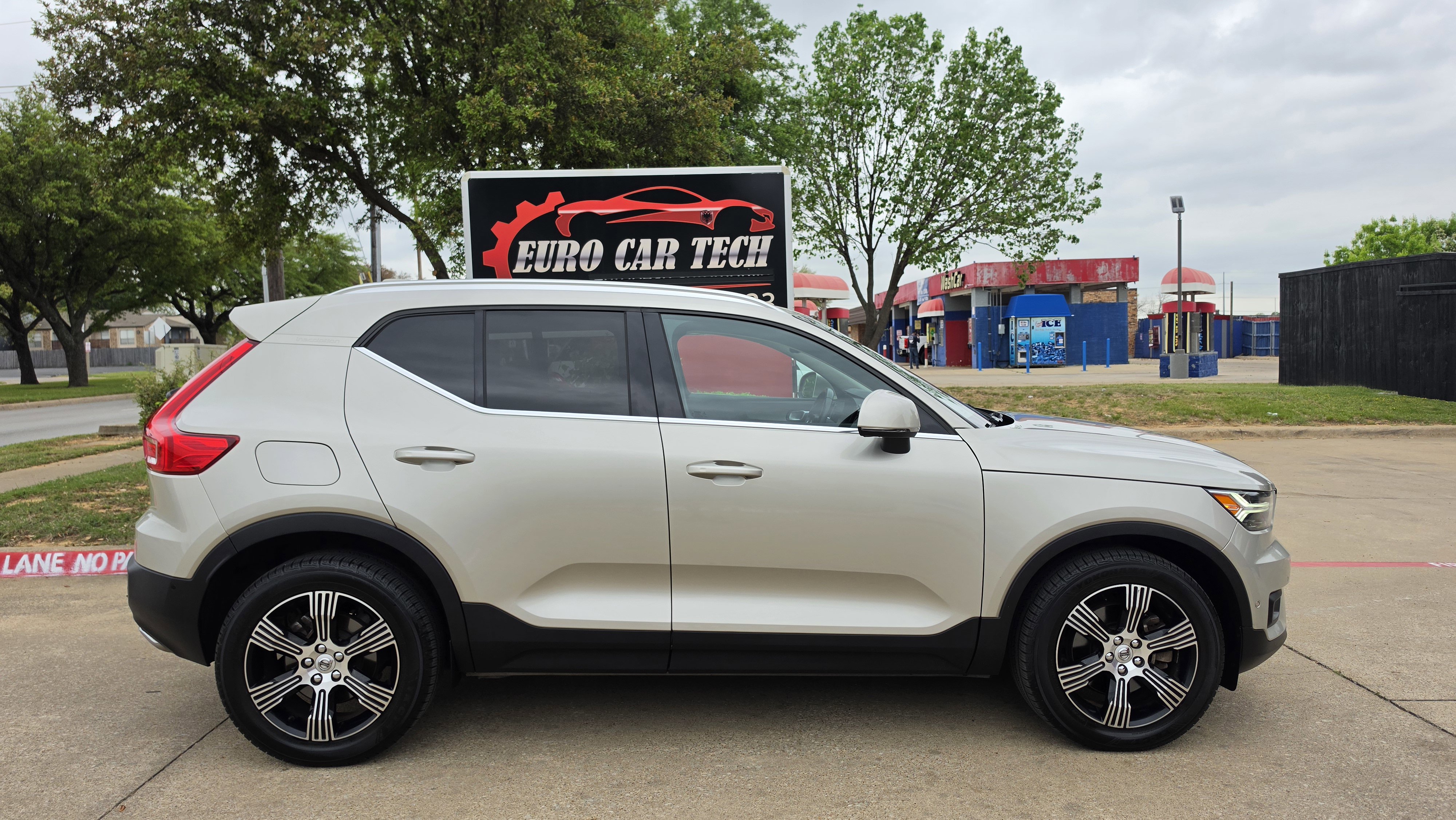 Used 2019 Volvo XC40 T5 Inscription AWD/4WD image 7