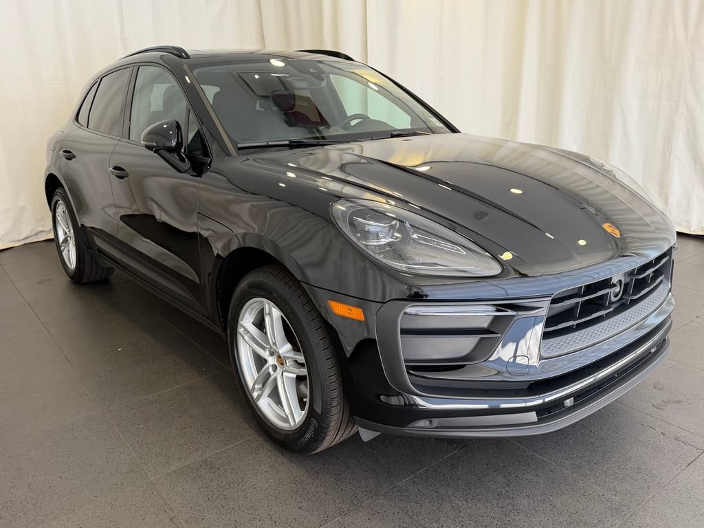 Certified 2023 Porsche Macan AWD/4WD image 7