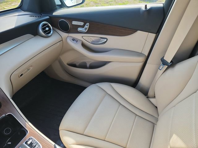 Used 2021 Mercedes-Benz GLC 300 4MATIC image 15