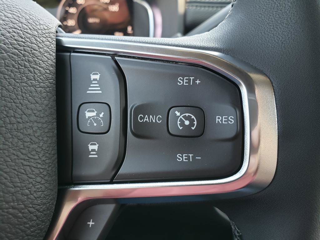 New 2026 RAM 2500 Laramie AWD/4WD image 21