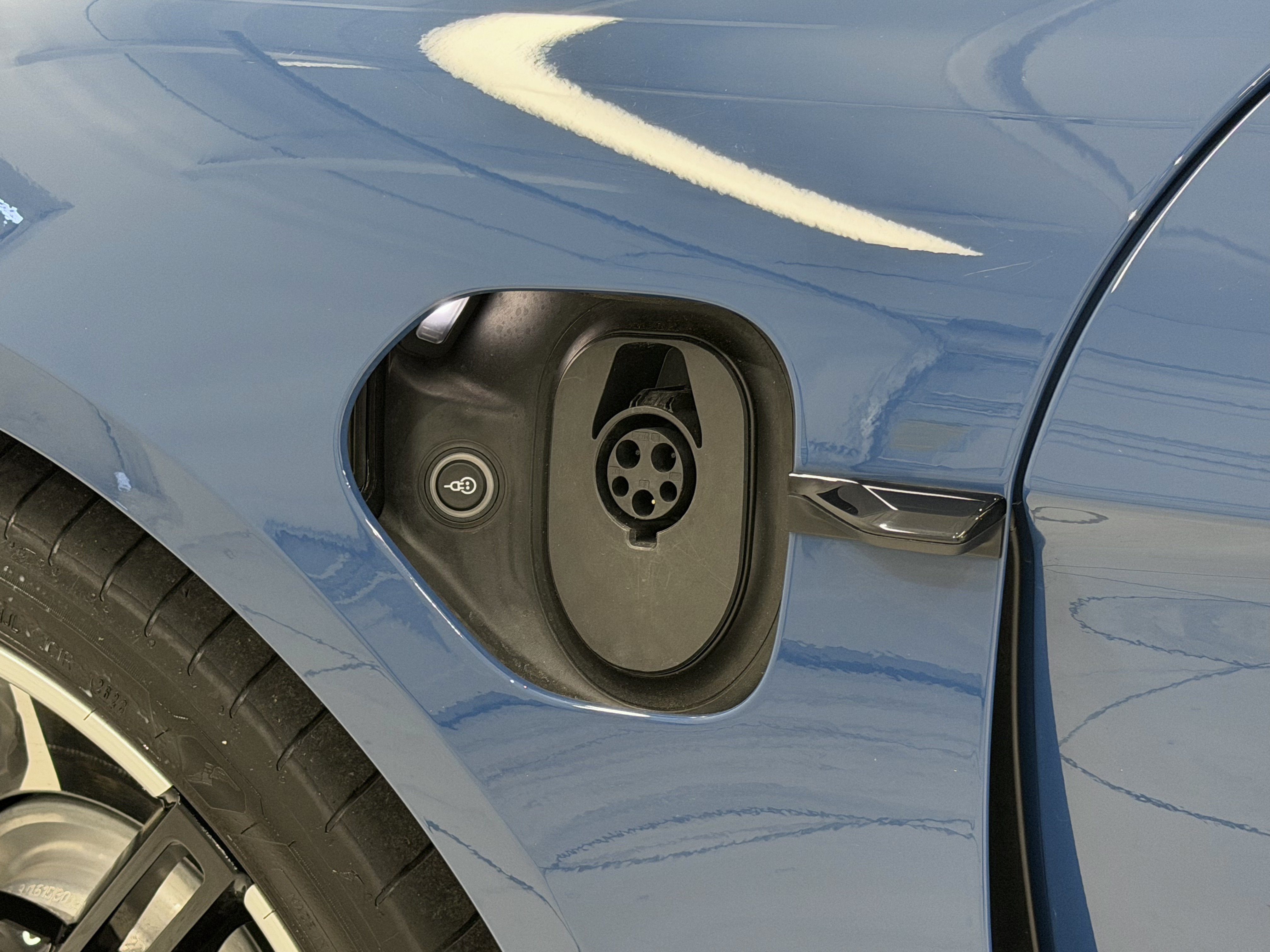 Certified 2023 Porsche Taycan GTS AWD/4WD image 20