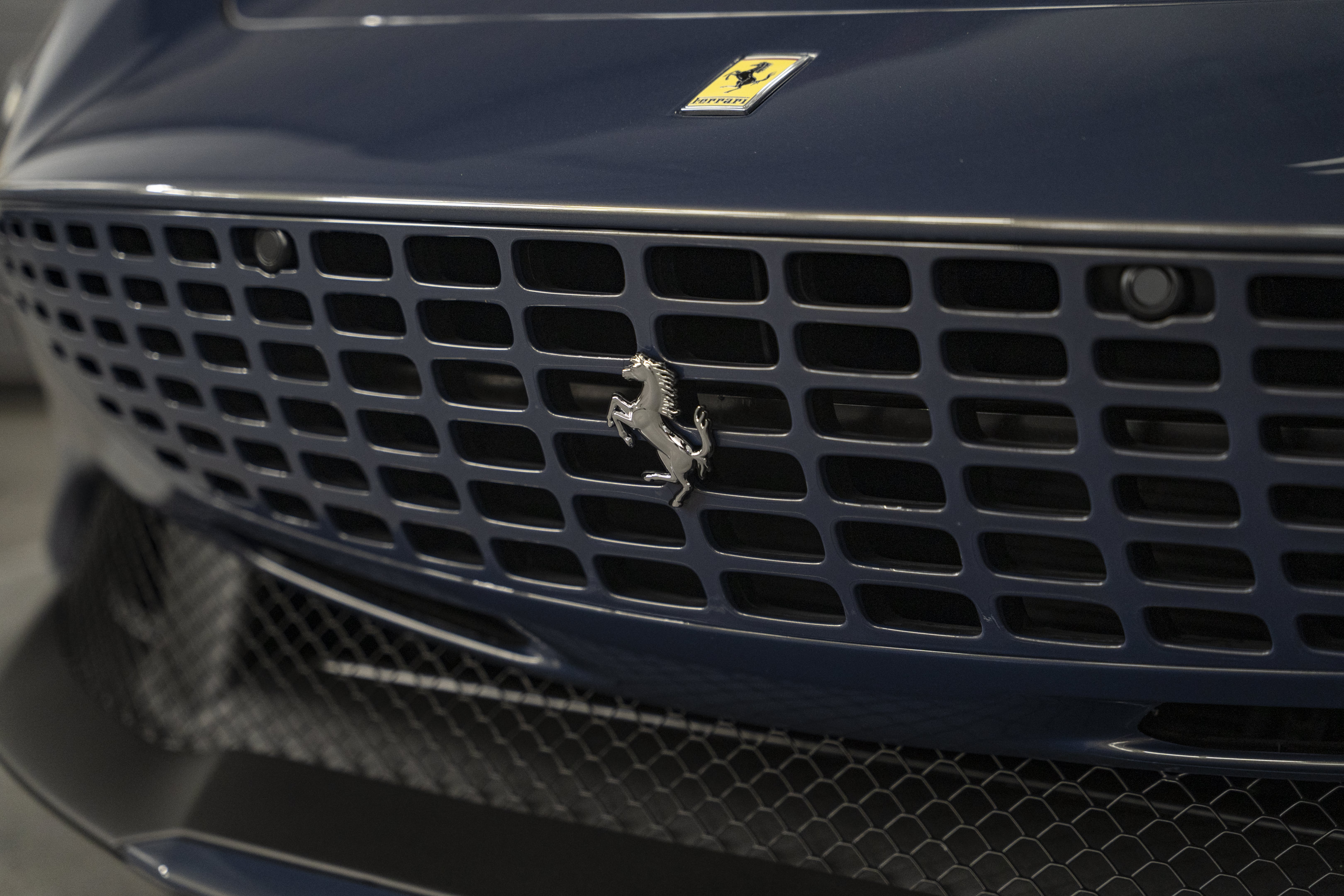 Used 2025 Ferrari Roma Spider RWD image 13