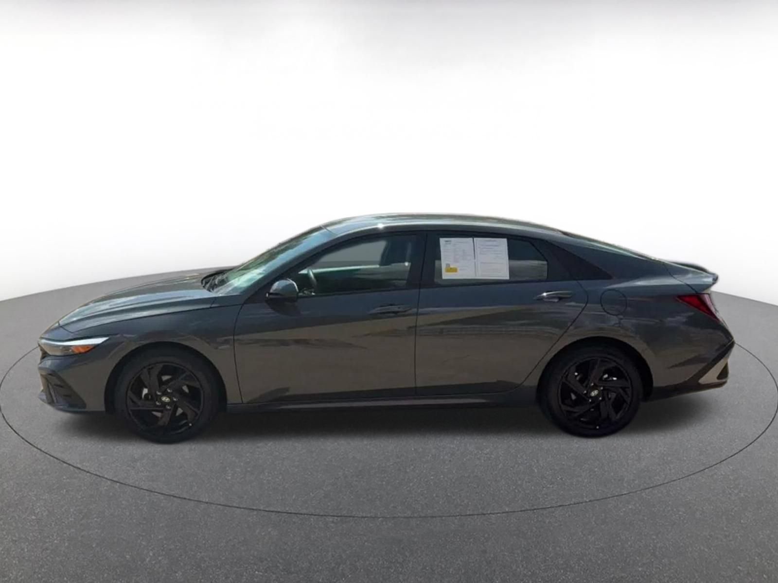 Used 2026 Hyundai Elantra Sport FWD image 8