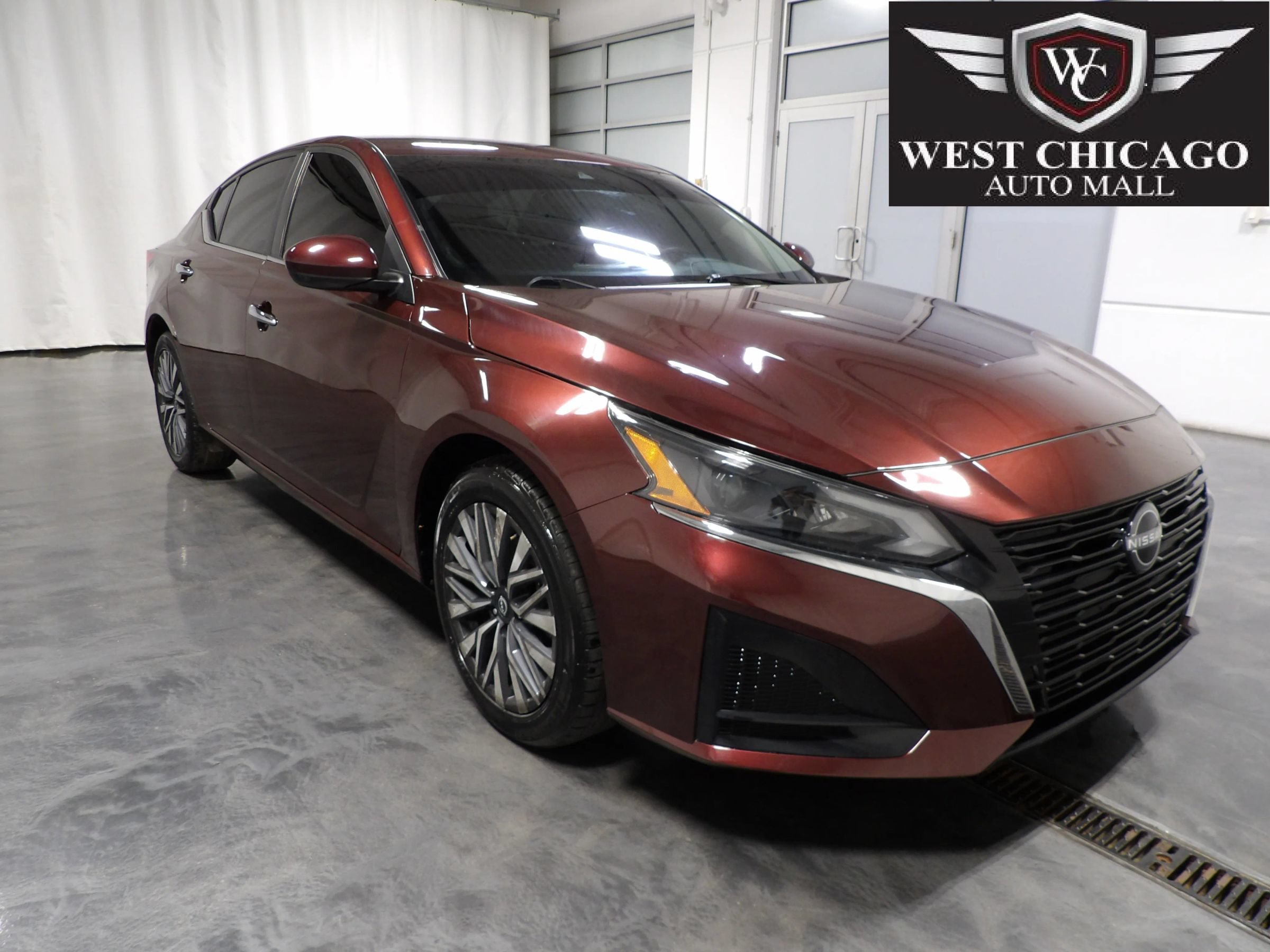 Used 2023 Nissan Altima 2.5 SV FWD image 1