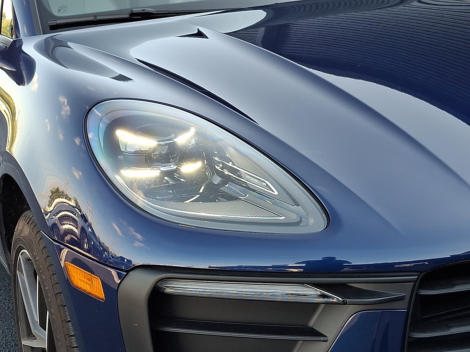 Used 2026 Porsche Macan AWD/4WD image 11
