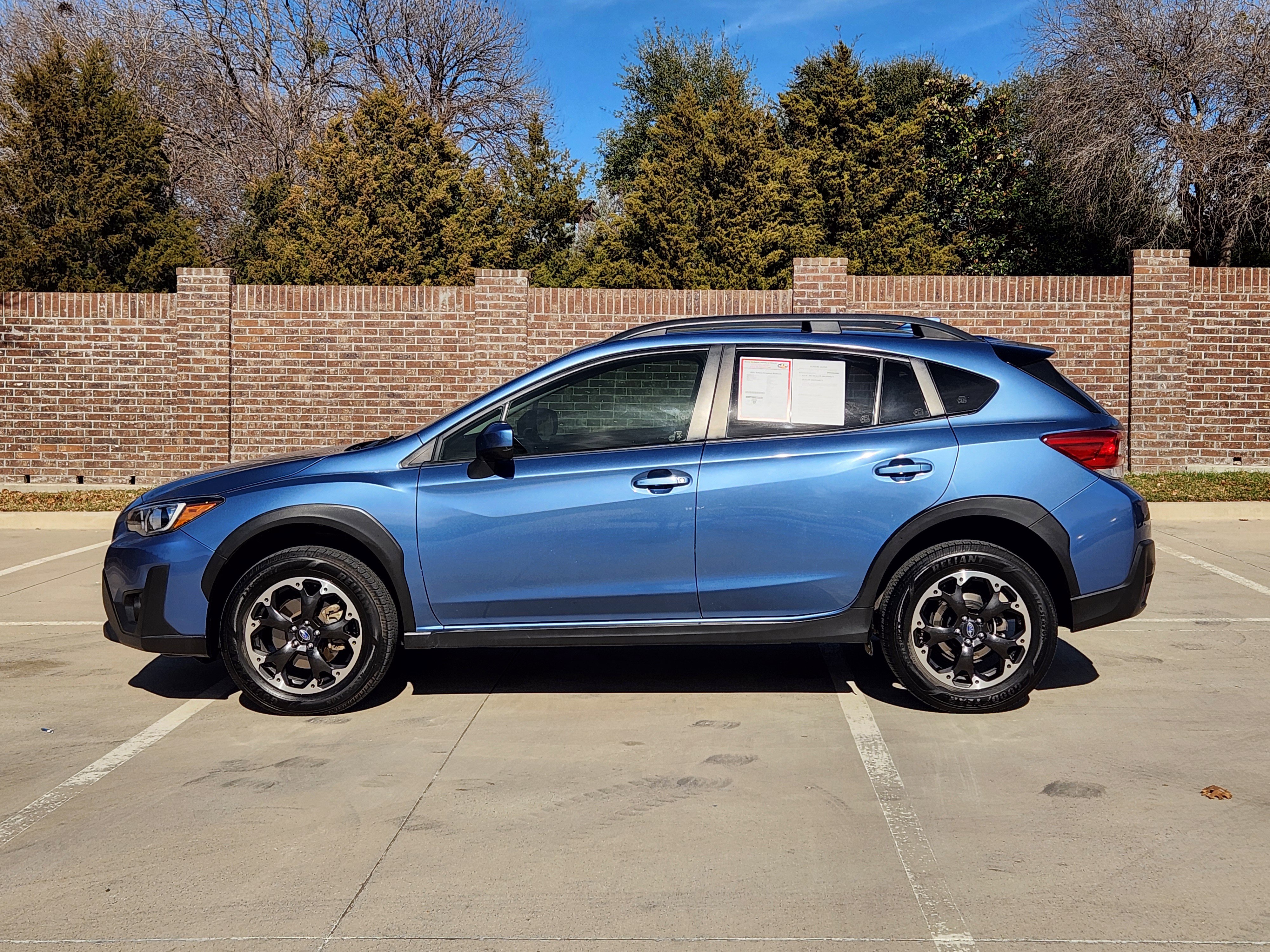 Used 2021 Subaru Crosstrek 2.0i Premium w/ Moonroof Package image 5