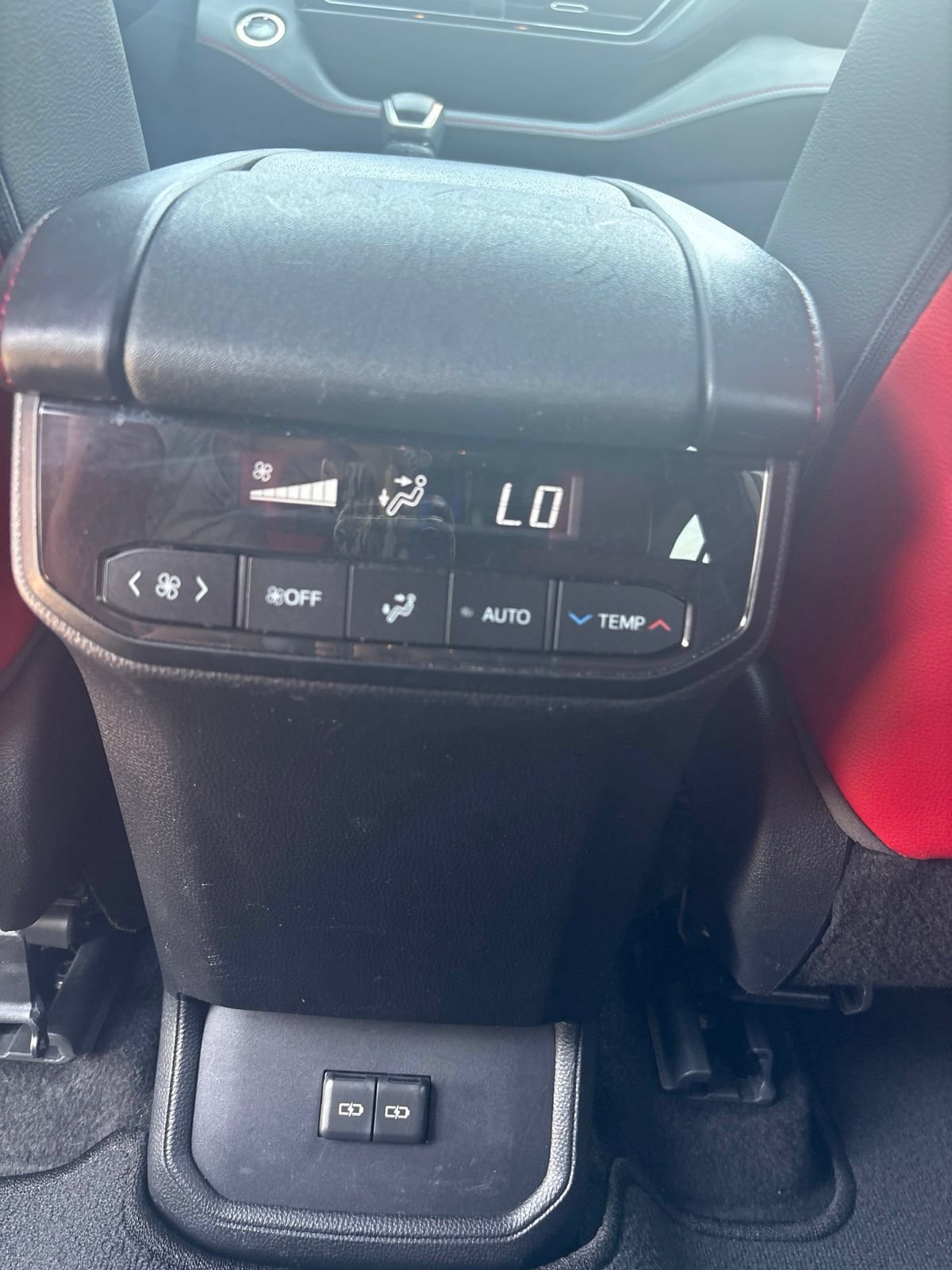 Used 2023 Toyota Highlander XSE FWD image 37