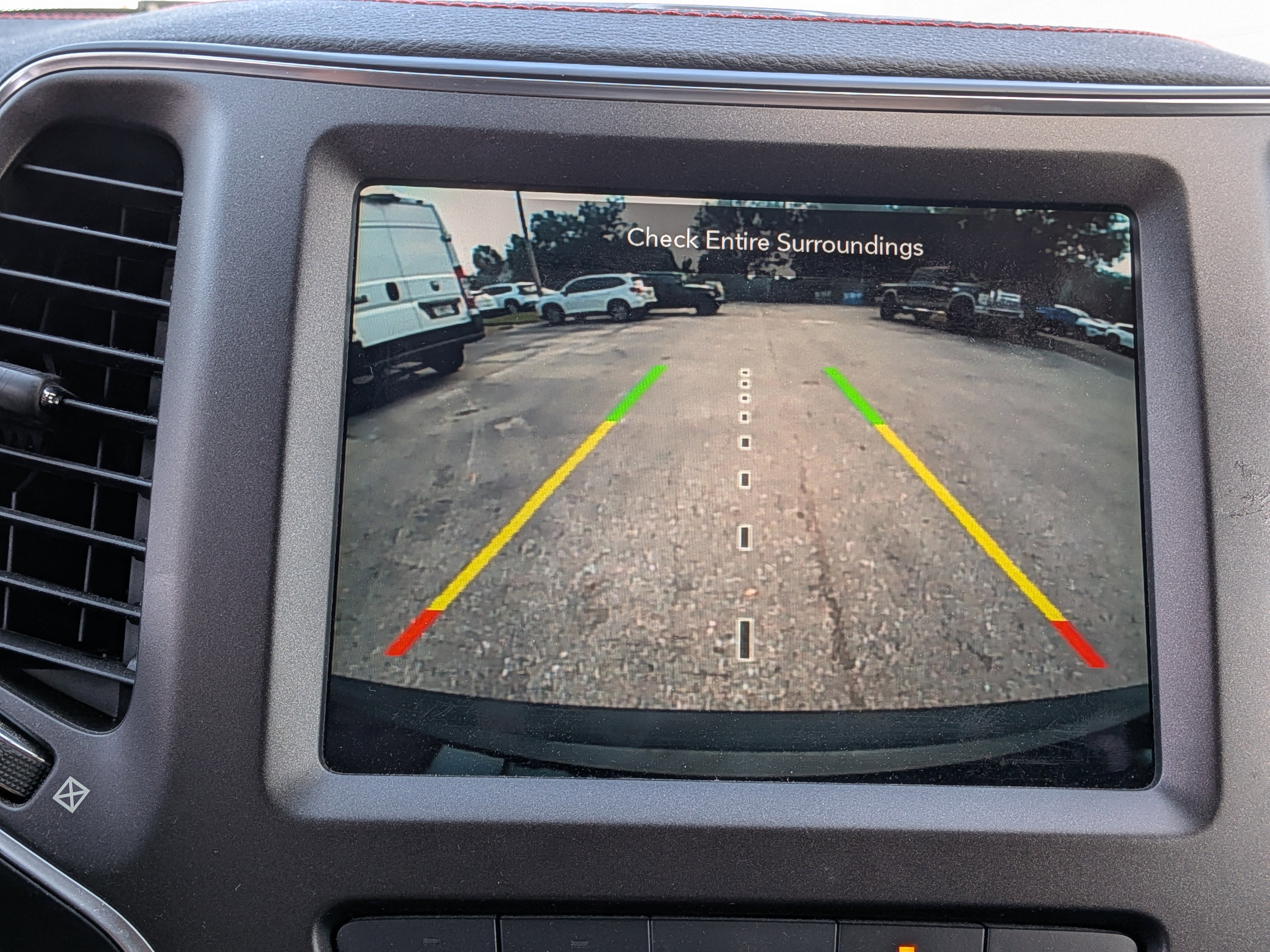 Used 2020 Jeep Cherokee Trailhawk AWD/4WD image 33