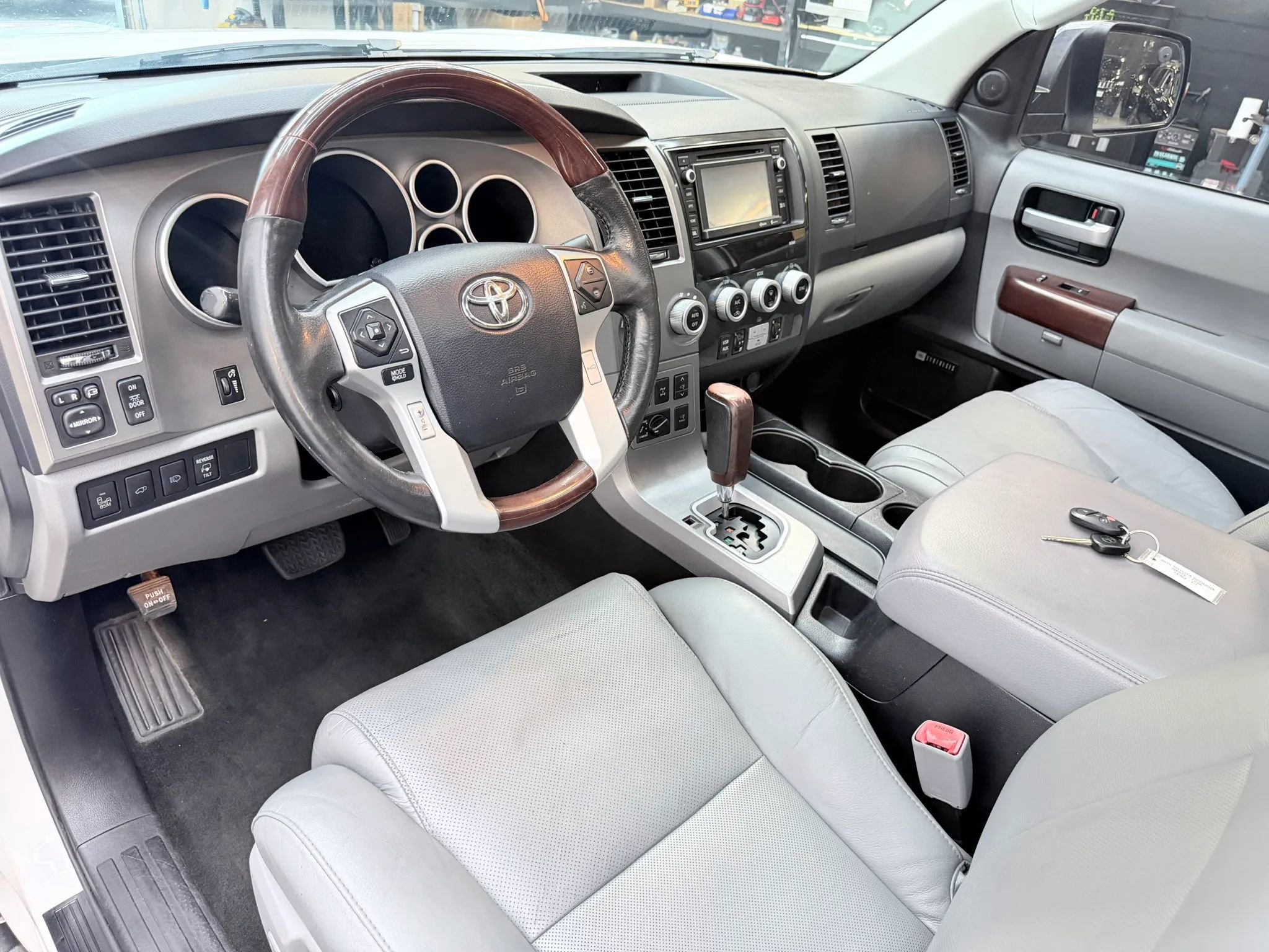 Used 2015 Toyota Sequoia Platinum AWD/4WD image 14