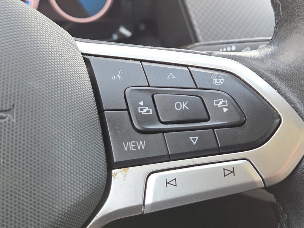 Used 2024 Volkswagen Atlas Peak Edition SE AWD/4WD image 8
