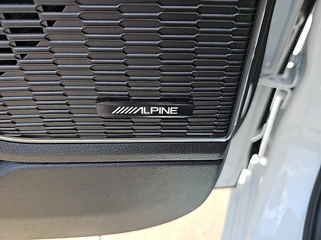 Certified 2024 Jeep Grand Cherokee Overland w/ Adv Protech Group III image 32