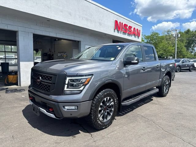 Used 2023 Nissan Titan PRO-4X w/ Pro-4x Convenience Package AWD/4WD image 5