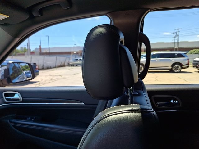Used 2016 Jeep Grand Cherokee Limited AWD/4WD image 17
