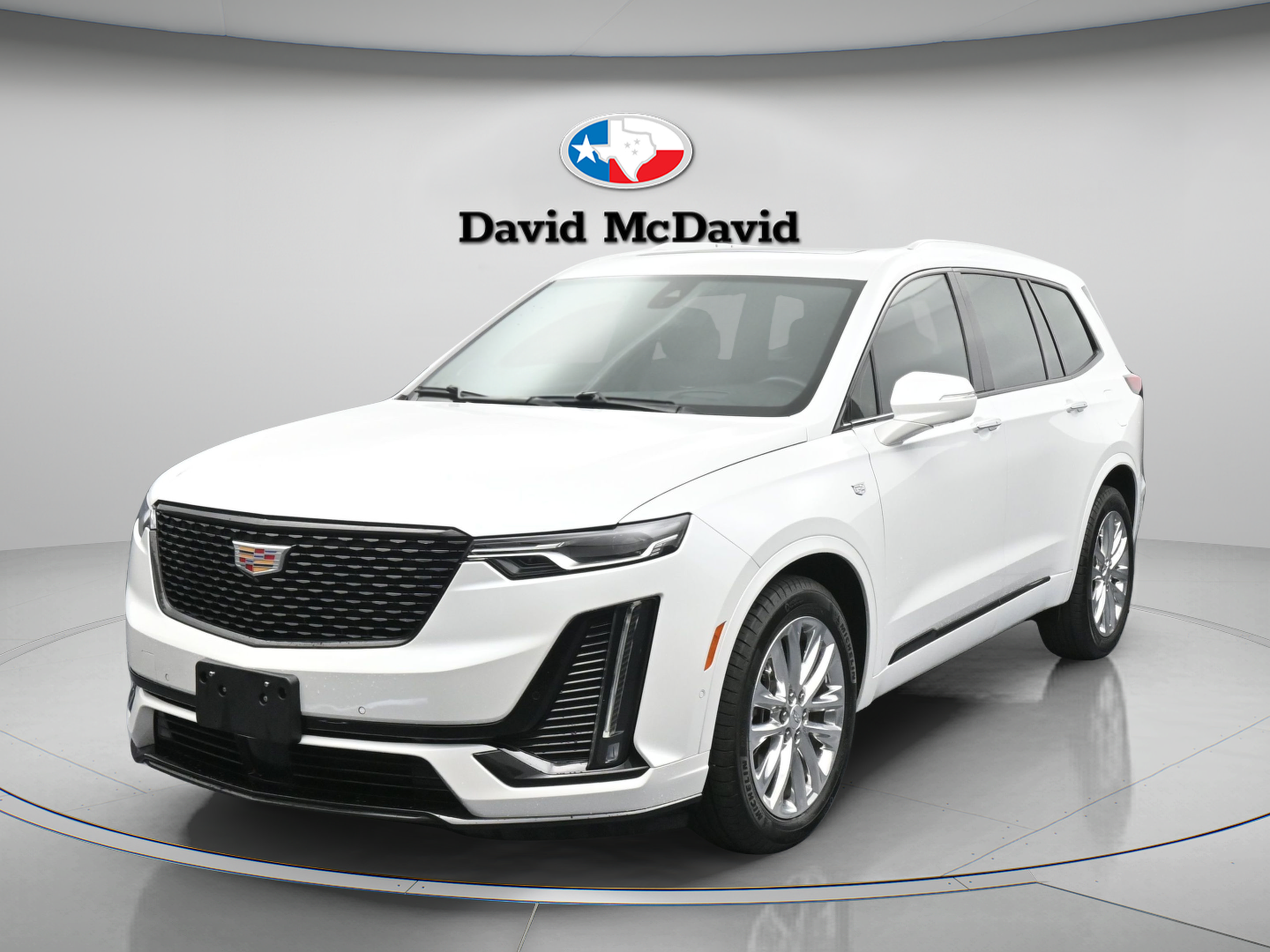 Used 2023 Cadillac XT6 Premium Luxury w/ Technology Package FWD image 4