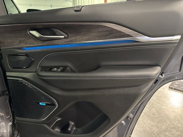 Used 2022 Jeep Grand Cherokee Overland image 32