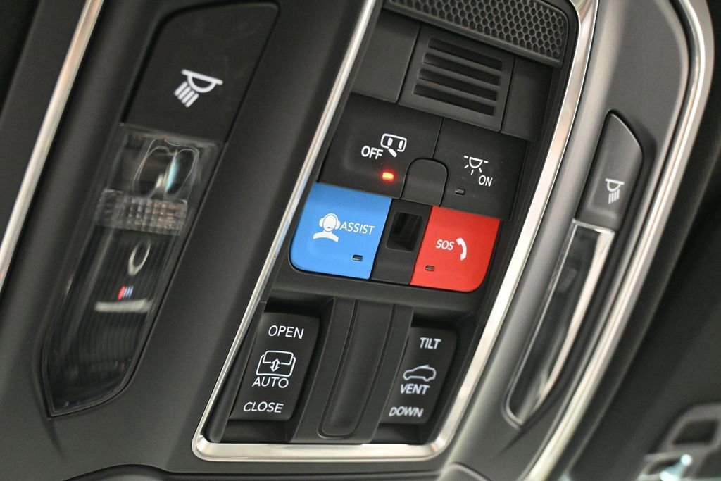Used 2025 Jeep Grand Cherokee Laredo X RWD image 23