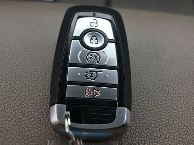 Used 2022 Ford Expedition Limited image 19