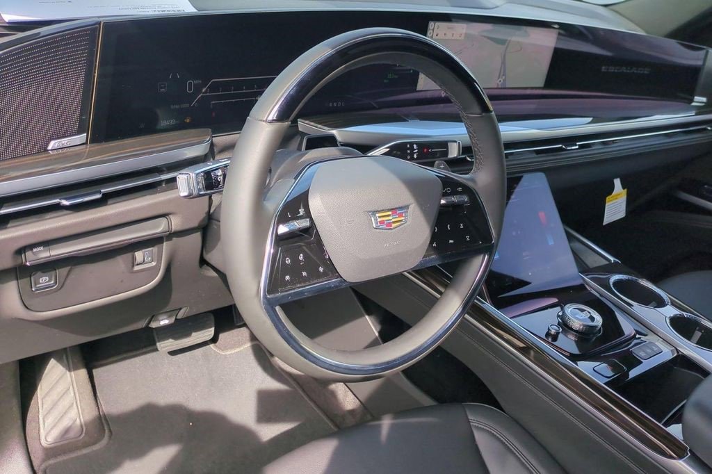 Certified 2025 Cadillac Escalade ESV Luxury RWD image 8