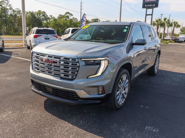 Used 2025 GMC Acadia Denali w/ Super Cruise Package FWD image 3