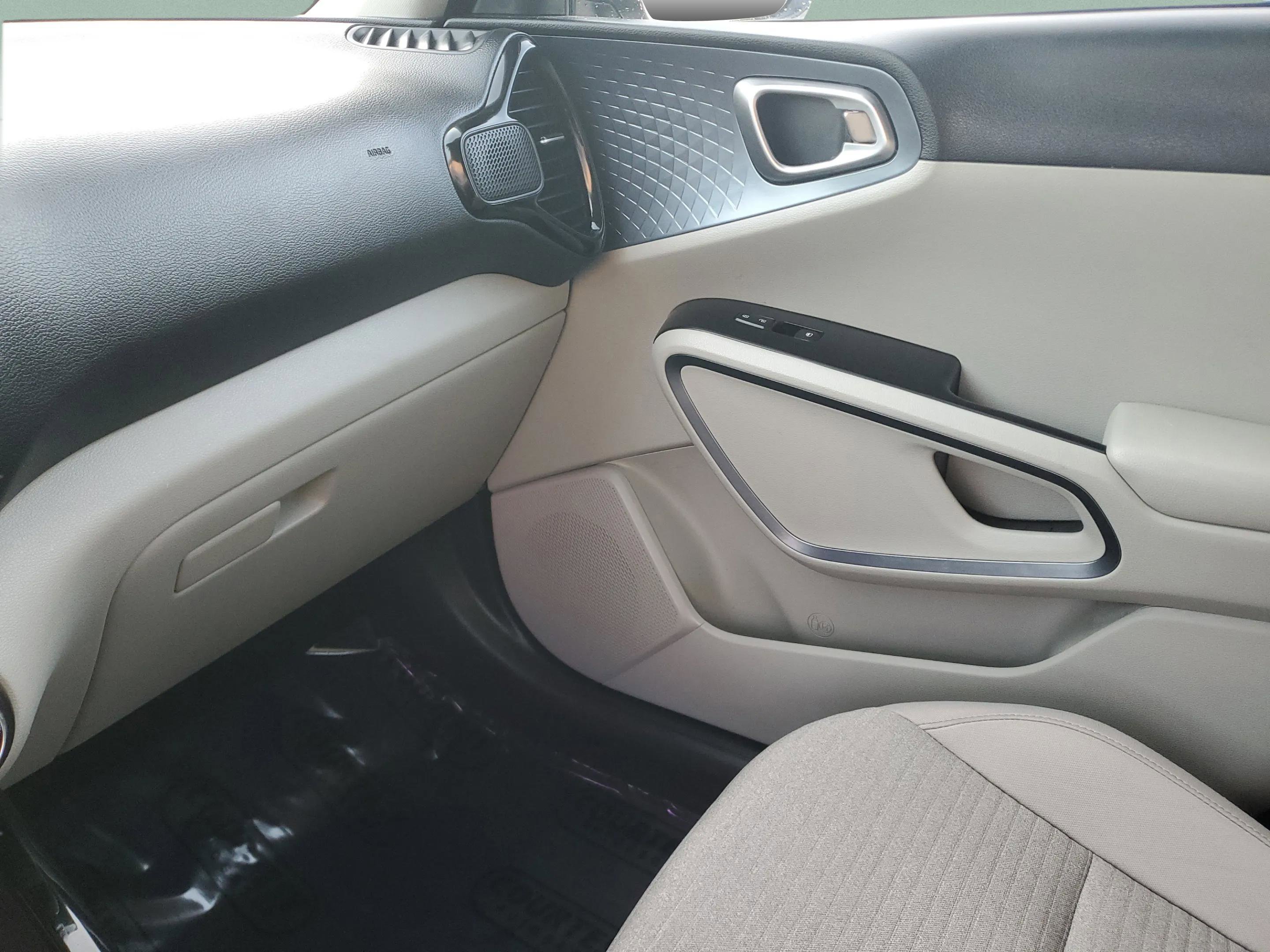 Certified 2023 Kia Soul EX image 25