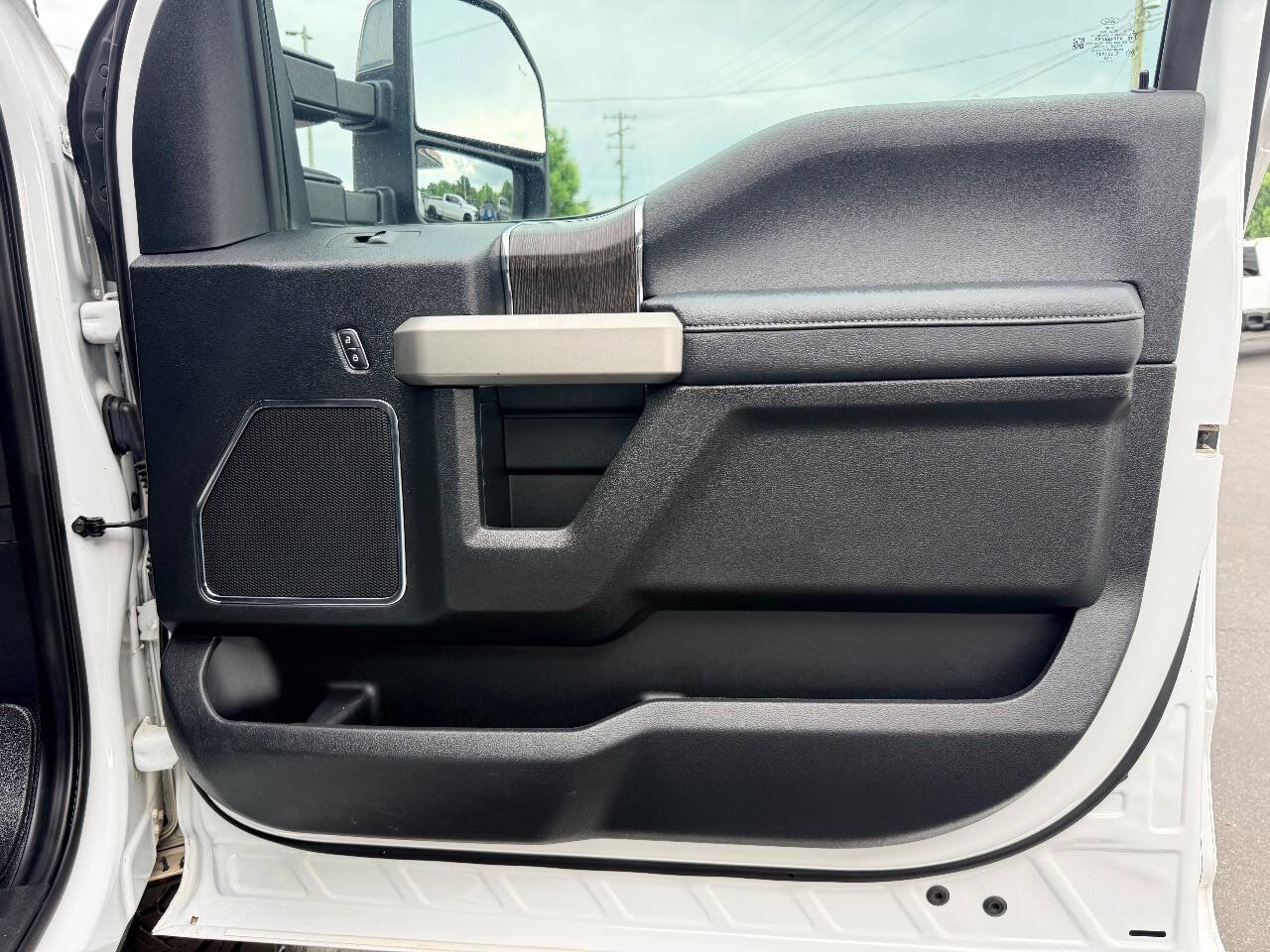 Used 2020 Ford F250 Lariat w/ Chrome Package AWD/4WD image 39