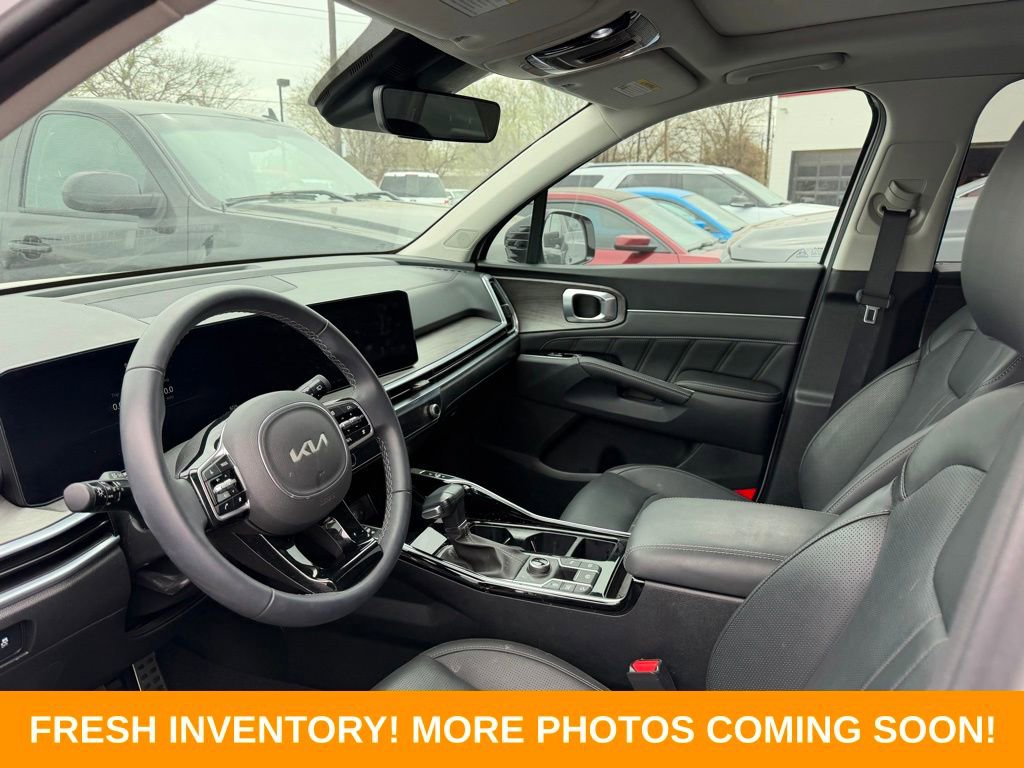 Used 2025 Kia Sorento SX image 8
