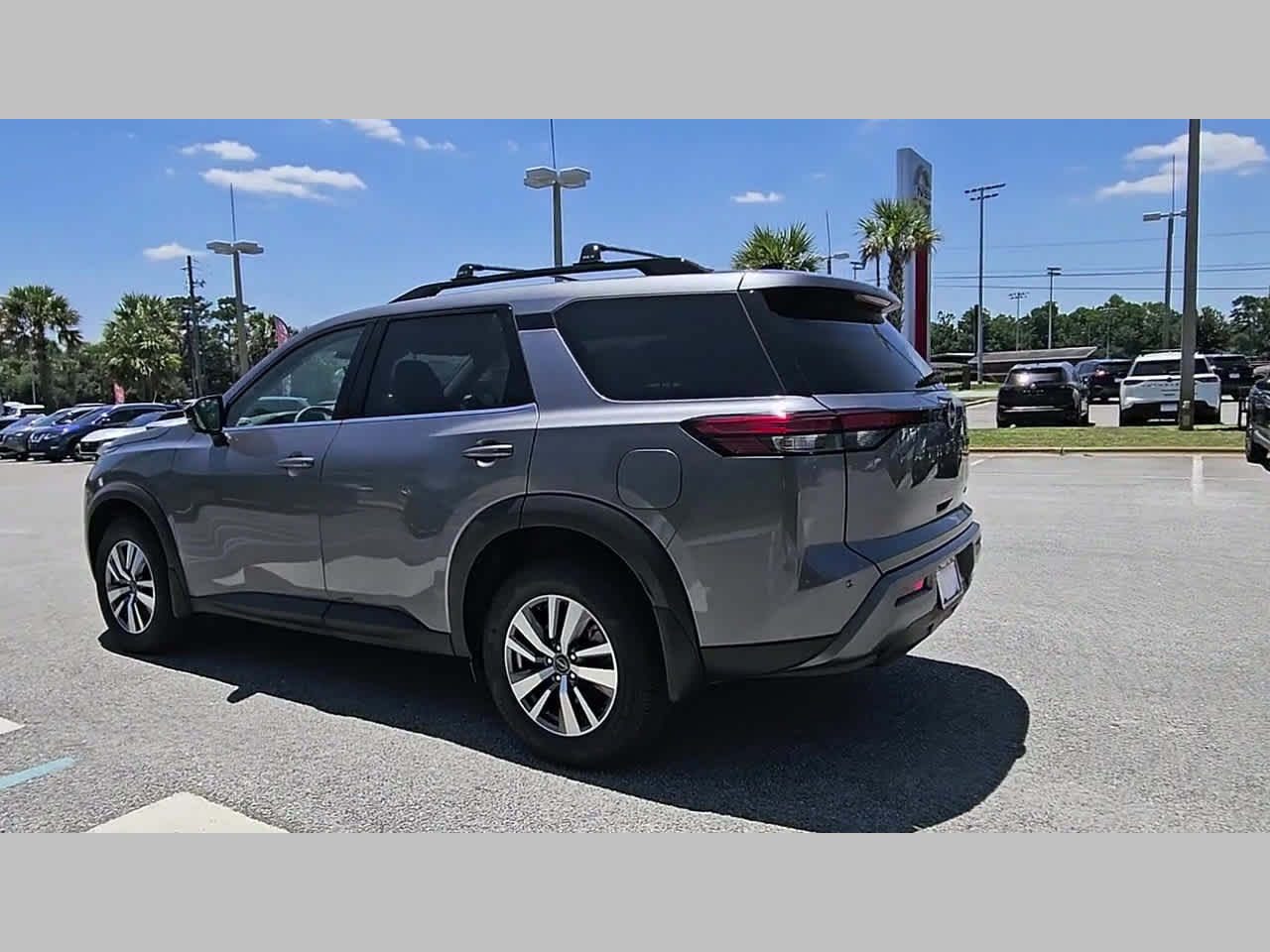 New 2026 Nissan Pathfinder SL FWD image 28