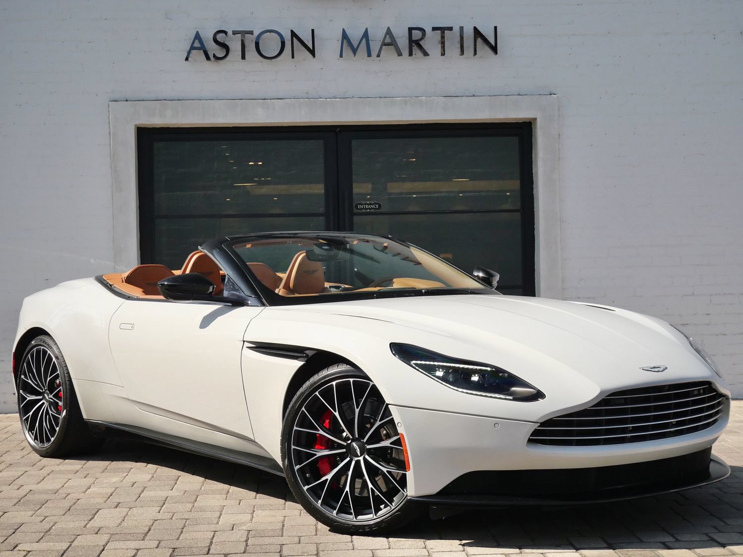 Used 2023 Aston Martin DB11 Volante RWD image 1