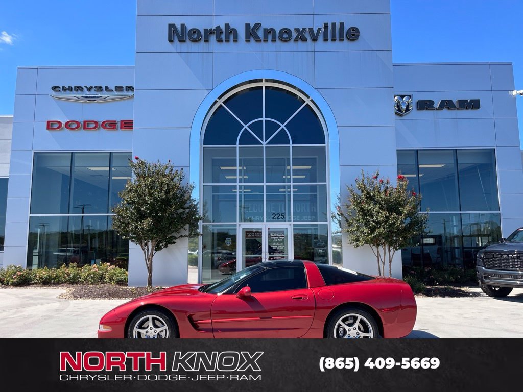 Used 1997 Chevrolet Corvette Coupe RWD image 2