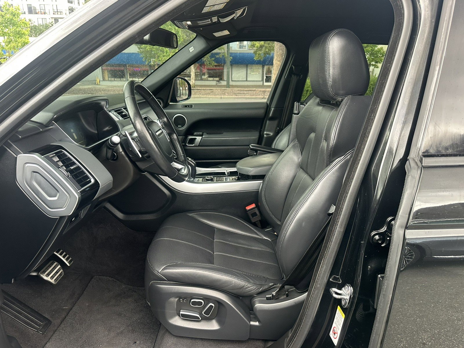 Used 2015 Land Rover Range Rover Sport Supercharged image 18