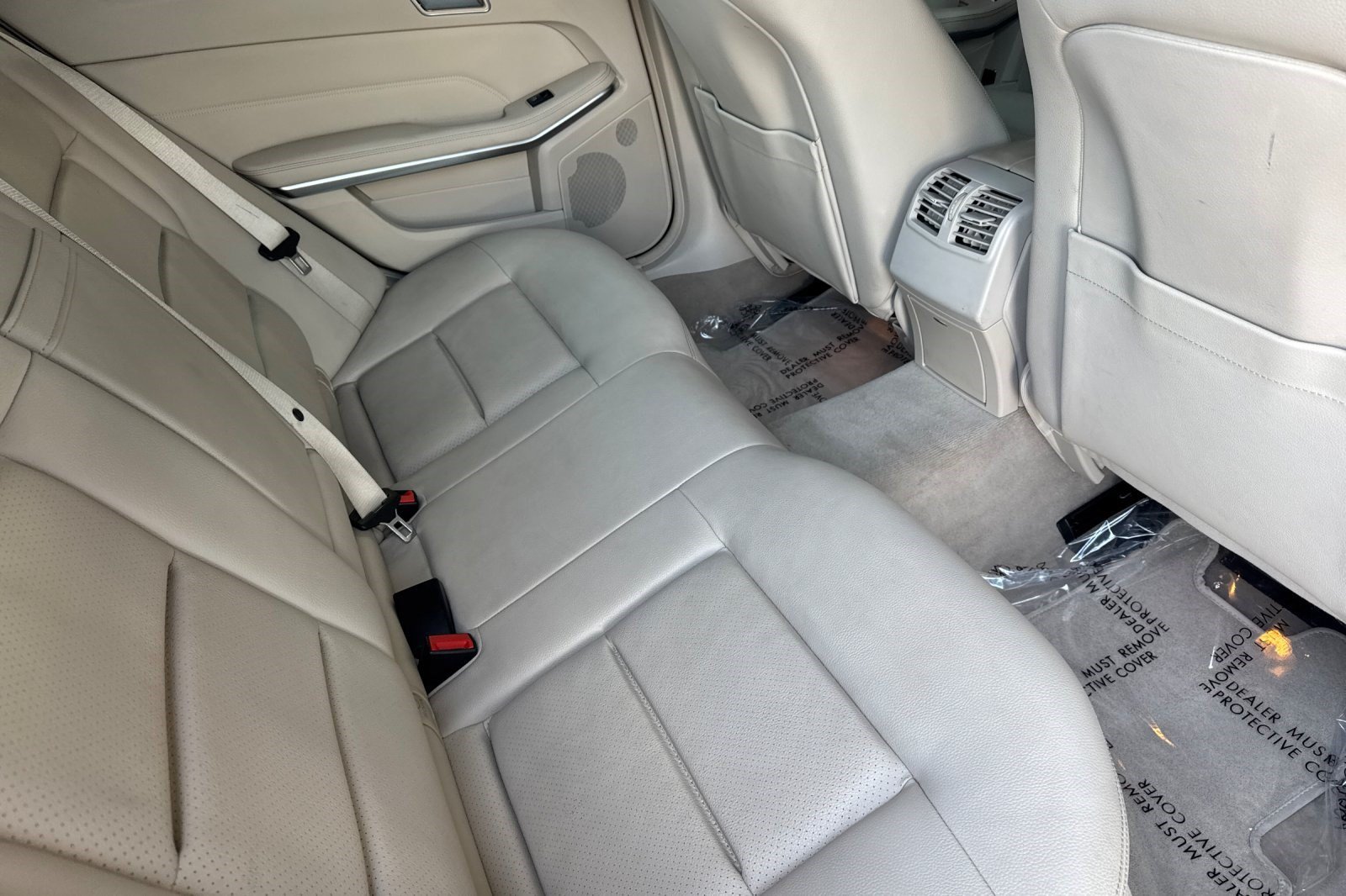 Used 2015 Mercedes-Benz E 250 BlueTEC 4MATIC Sedan image 33