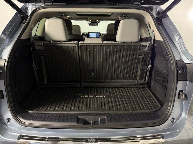 Used 2021 Toyota Highlander Platinum image 27